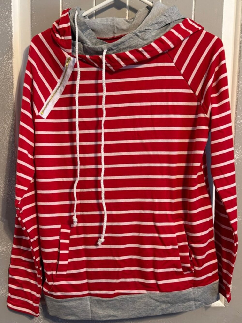 Soto Lifestyle Women’s Hoodie Red White & Gray Drawstring Pockets Small NIP NEW